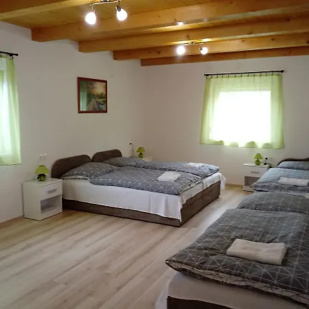 Napsugár Casa de hóspedes Újudvar