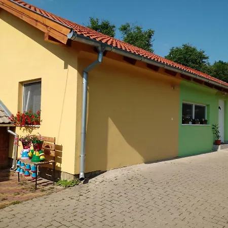 Napsugar Vendeghaz בית הארחה 3*