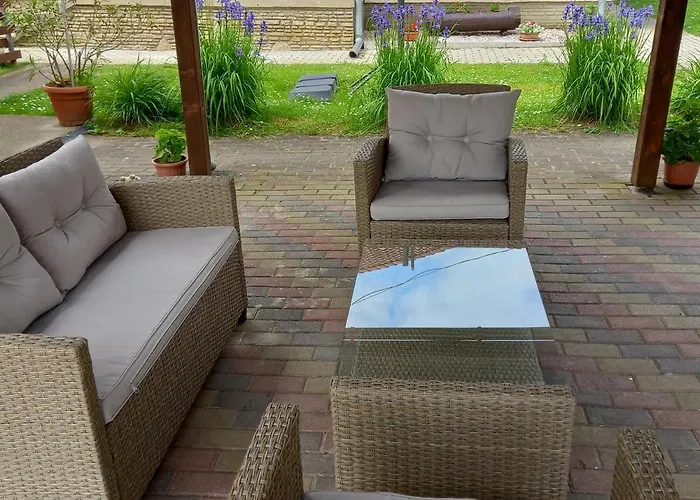 Napsugar Vendeghaz 3* Újudvar