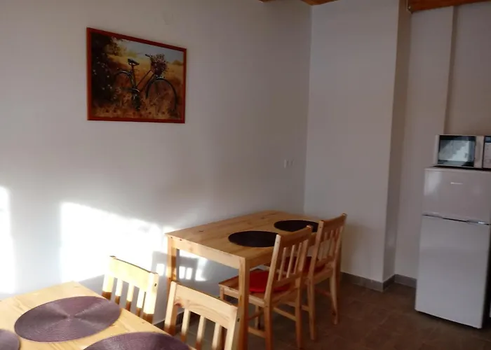 Napsugar Vendeghaz 3* Újudvar